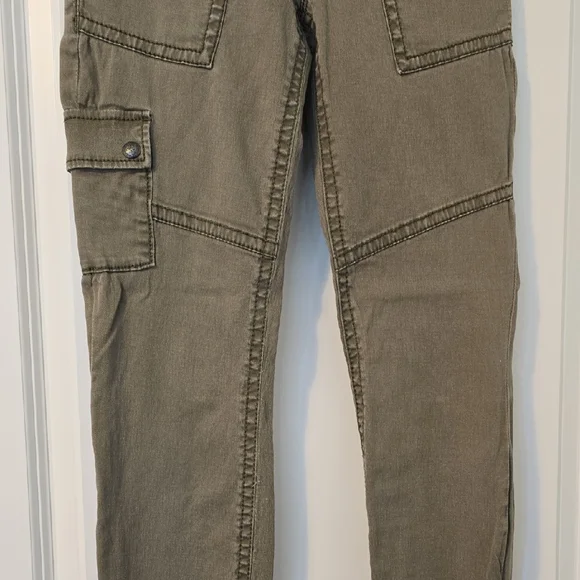 Express Olive Green Women's Cargo Pants. Size 00 Low Rise Fit - Picture 3 of 16